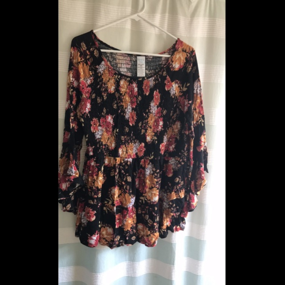 Flowy floral bell sleeve blouse